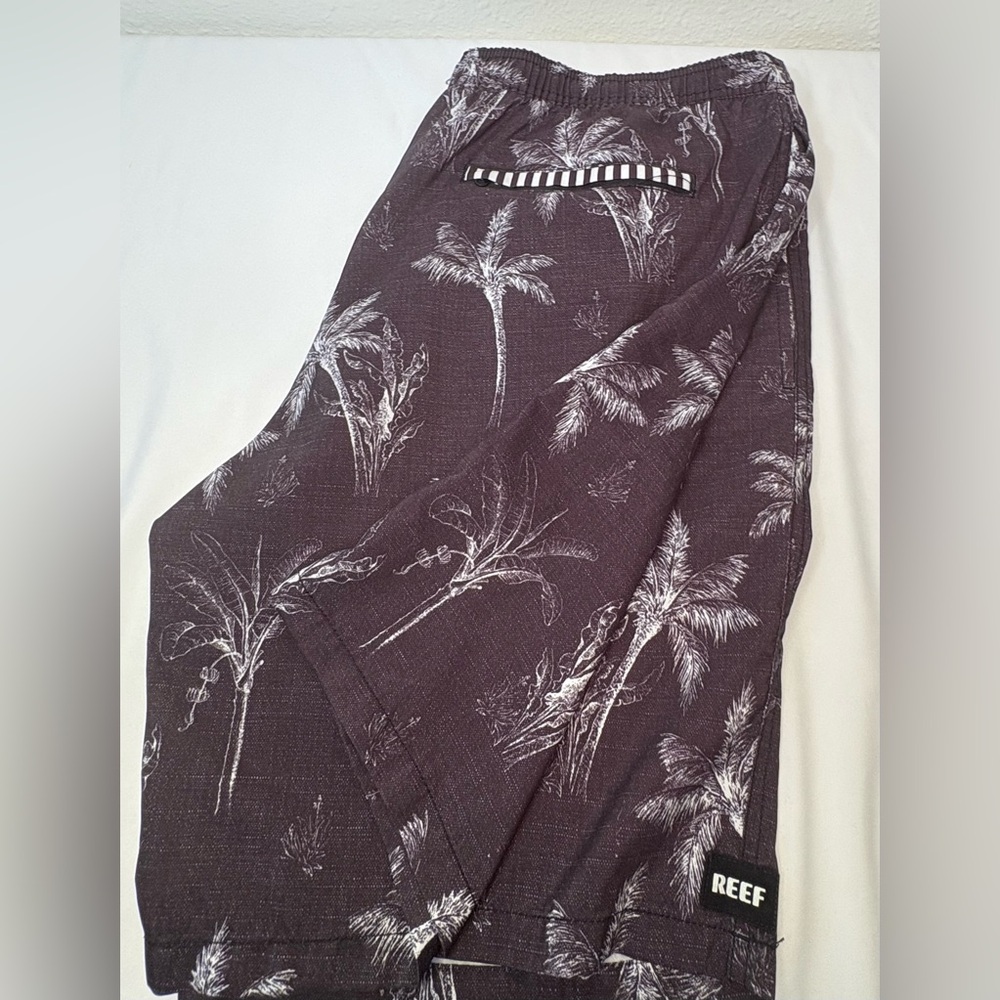 Reef Men’s Black and White Palm Print Swim Board Shorts - Sz 40